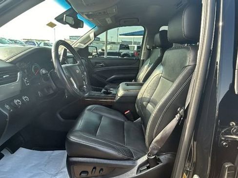 Used 2017 Chevrolet Suburban LT image 19