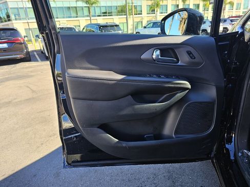 New 2026 Chrysler Pacifica Select image 22
