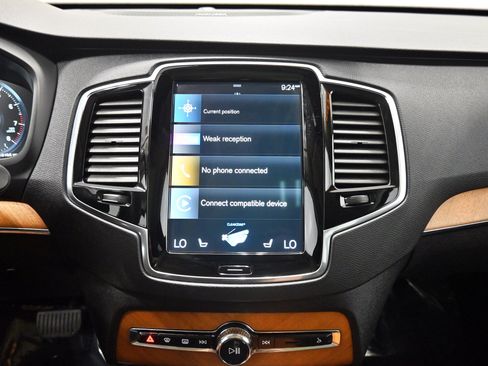 Used 2021 Volvo XC90 T6 Momentum w/ Advanced Package AWD/4WD image 11