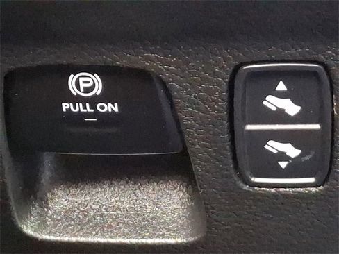 Used 2023 RAM 1500 Big Horn image 25