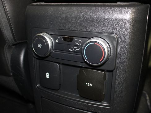 Used 2022 Ford Explorer XLT w/ Equipment Group 202A AWD/4WD image 22