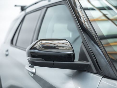 Used 2021 Ford Explorer Limited w/ Equipment Group 301A image 19