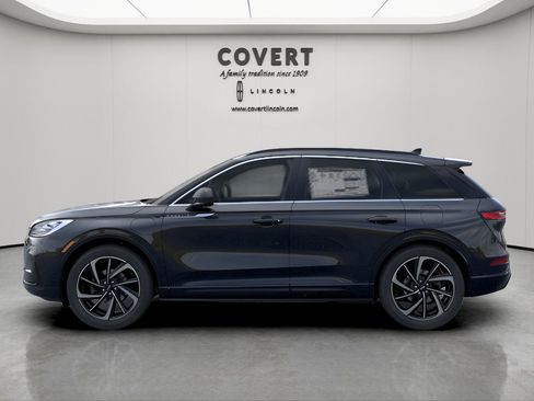 New 2025 Lincoln Corsair Grand Touring image 3