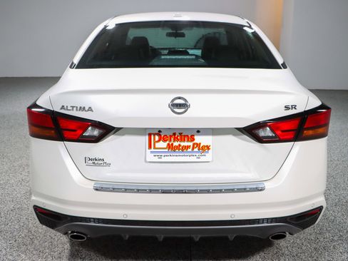 Used 2021 Nissan Altima 2.5 SR w/ SR Premium Package FWD image 8