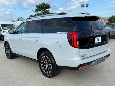Used 2025 Ford Expedition Platinum AWD/4WD image 7