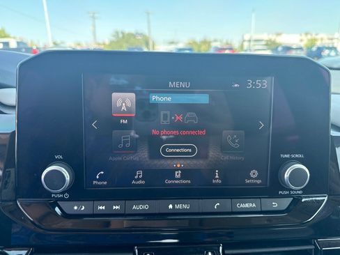 Used 2024 Nissan Pathfinder SV w/ SV Premium Package FWD image 18