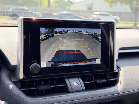 Used 2024 Toyota RAV4 XLE FWD image 20