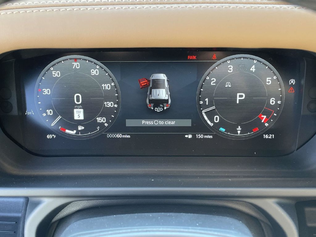 New 2026 Land Rover Defender 110 X-Dynamic SE AWD/4WD image 32