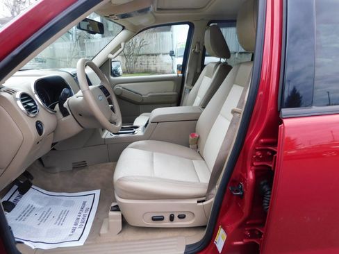 Used 2010 Ford Explorer XLT image 8