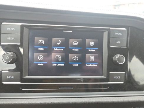 Used 2024 Volkswagen Jetta S image 33