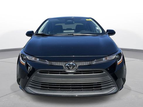Used 2025 Toyota Corolla LE w/ Convenience Package FWD image 3