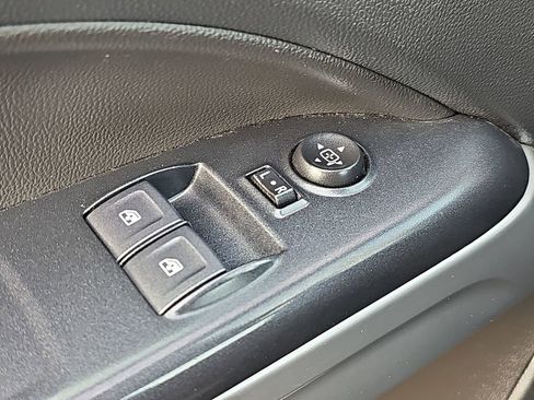 Used 2022 Chevrolet Colorado LT w/ Fleet Safety Package image 27