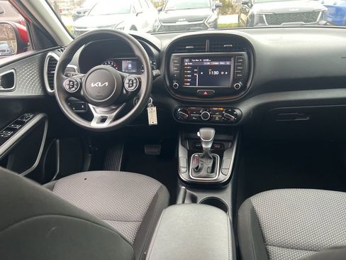 Used 2022 Kia Soul LX w/ Technology Package image 16