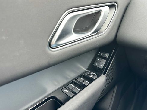 Used 2024 Land Rover Range Rover Velar S image 31