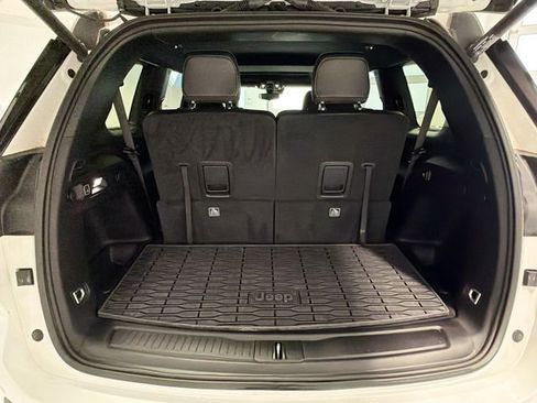 Used 2024 Jeep Grand Cherokee L Altitude image 20