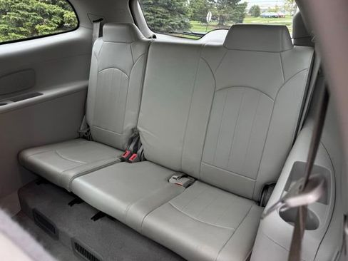 Used 2017 Buick Enclave Leather AWD/4WD image 13