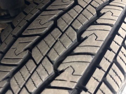 Used 2025 Chevrolet Silverado 1500 LT image 39