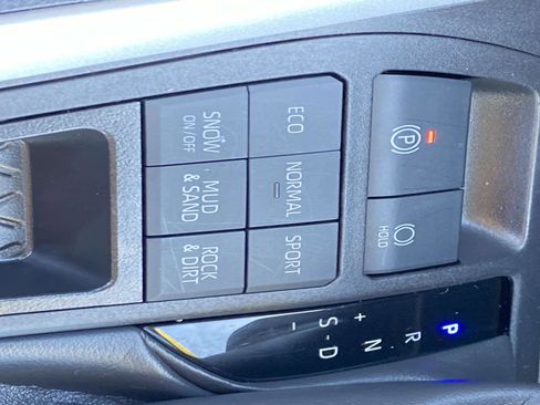 Used 2024 Toyota RAV4 LE image 27