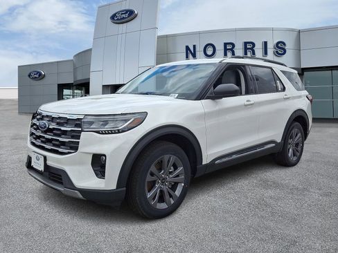 New 2025 Ford Explorer Active w/ Active Comfort Package image 2