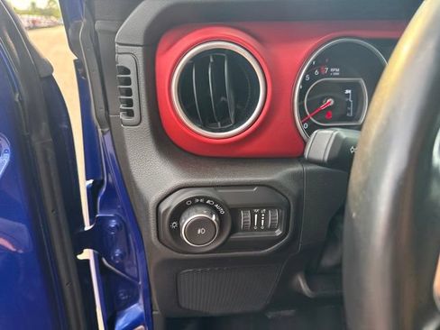 Used 2019 Jeep Wrangler Rubicon AWD/4WD image 11