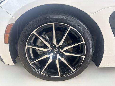 Certified 2025 Toyota GR86 w/ ALL Weather Mat Package (TMS) image 19