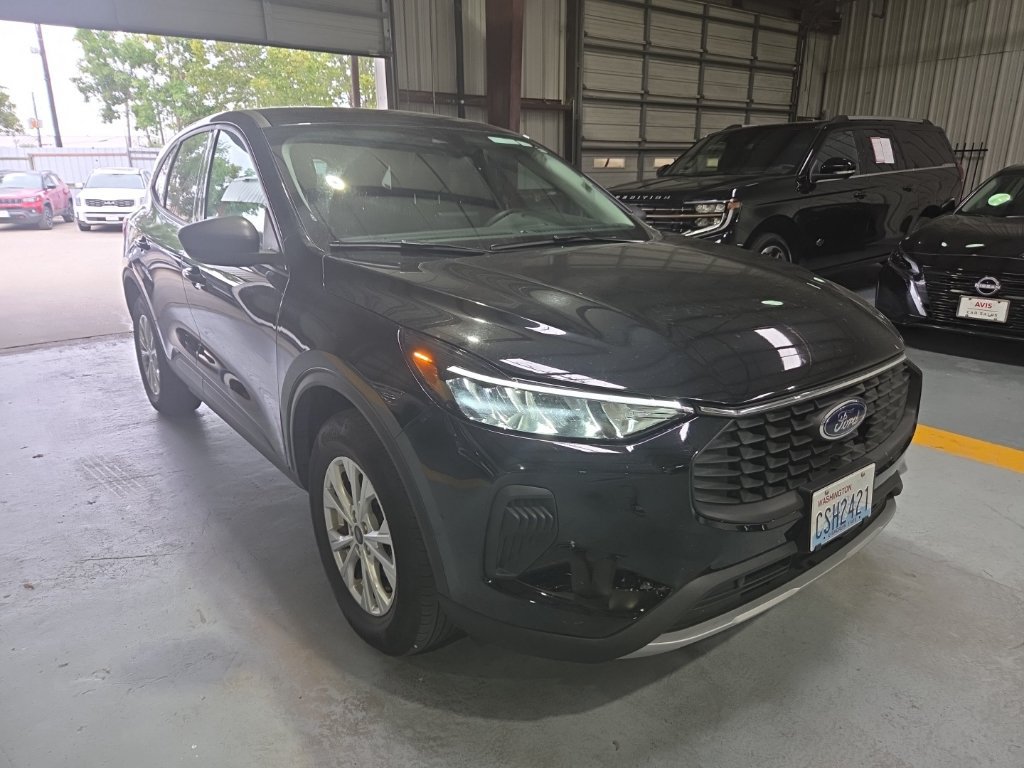 Used 2025 Ford Escape Active AWD/4WD image 6