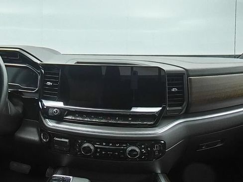 Used 2025 Chevrolet Silverado 1500 High Country AWD/4WD image 28