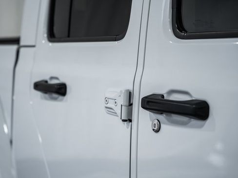 Used 2021 Jeep Gladiator Overland w/ Popular Equipment Package image 14