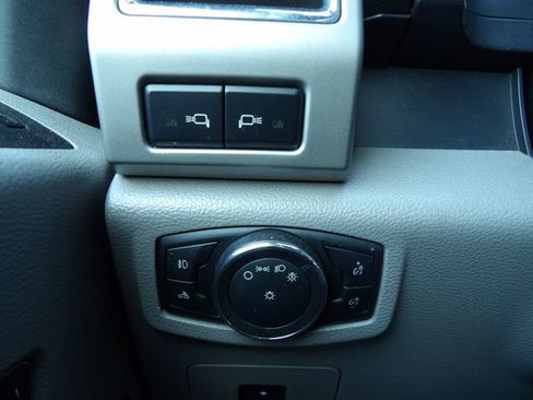 Used 2016 Ford F150 Lariat w/ Equipment Group 502A Luxury AWD/4WD image 21