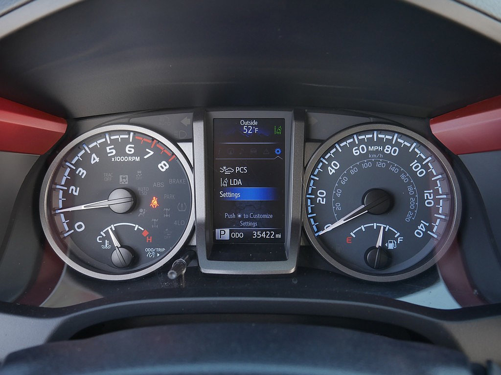 Used 2020 Toyota Tacoma TRD Off-Road w/ TRD Premium Off Road Package AWD/4WD image 30