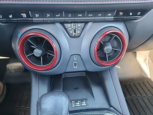 Certified 2020 Chevrolet Blazer RS AWD/4WD image 35