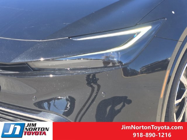 New 2027 Toyota Prius Plug-In Hybrid FWD image 7