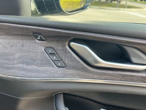 Used 2023 Jeep Grand Cherokee Overland w/ Adv Protech Group III image 64