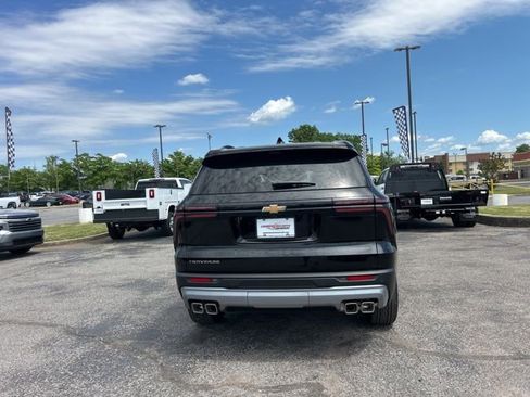 New 2026 Chevrolet Traverse LT w/ Sun and Wheel Package FWD image 4