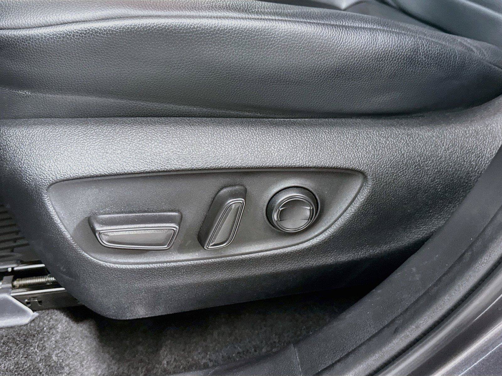 Certified 2023 Toyota Highlander XLE FWD image 31