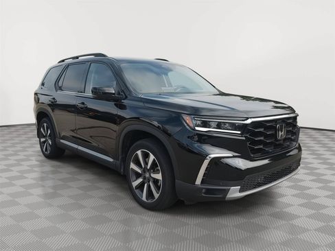 Used 2024 Honda Pilot Touring image 4
