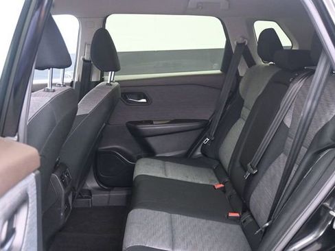 Used 2023 Nissan Rogue SV AWD/4WD image 5