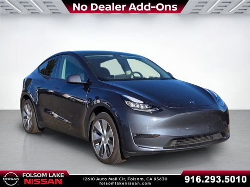 Used 2023 Tesla Model Y Long Range AWD/4WD image 1
