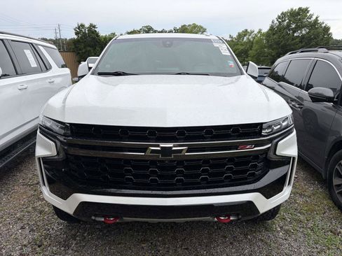 Used 2022 Chevrolet Tahoe Z71 w/ Luxury Package AWD/4WD image 2