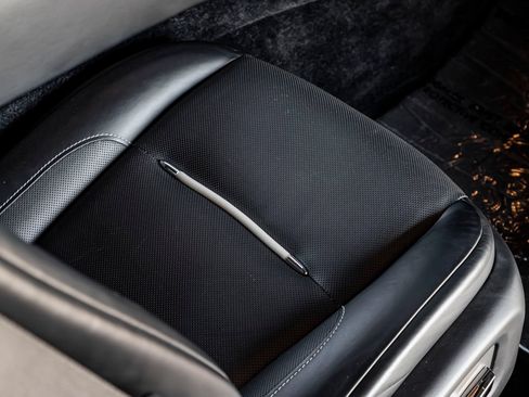 Certified 2018 Rolls-Royce Dawn RWD image 32