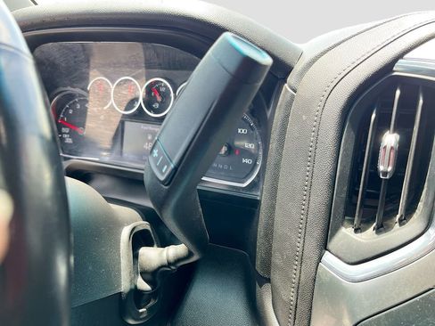 Used 2021 Chevrolet Silverado 1500 LT Trail Boss w/ LT Trail Boss Premium Package image 16