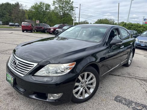 Used 2011 Lexus LS 460 AWD w/ Comfort Pkg image 2