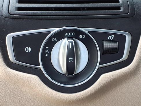 Used 2019 Mercedes-Benz GLC 300 image 17
