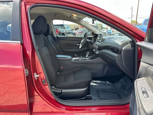 Used 2024 Nissan Sentra SV FWD image 17