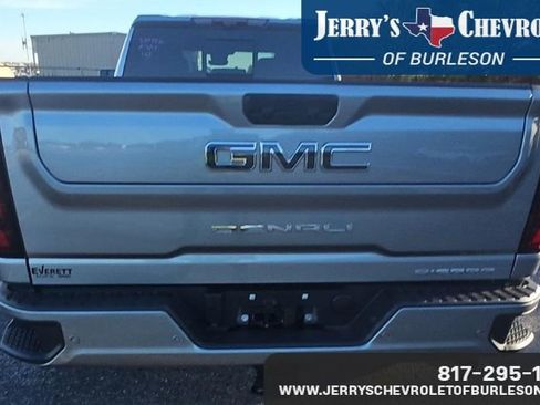 Used 2025 GMC Sierra 3500 Denali Ultimate image 8
