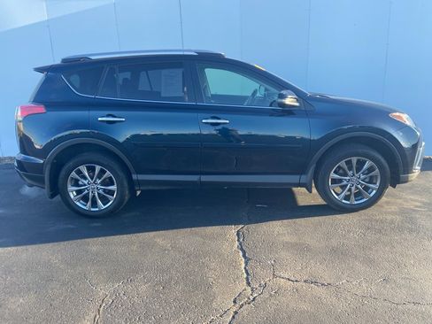 Used 2018 Toyota RAV4 Limited image 2