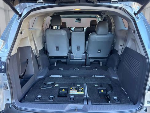 Used 2024 Toyota Sienna XLE image 16