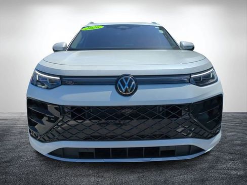 Used 2026 Volkswagen Tiguan SEL R-Line image 8