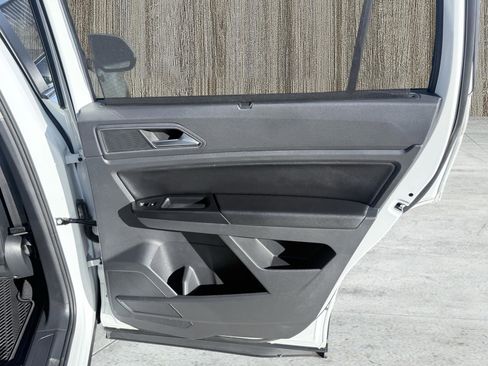 Used 2019 Volkswagen Atlas SE image 41