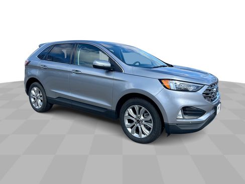 Used 2024 Ford Edge Titanium image 2